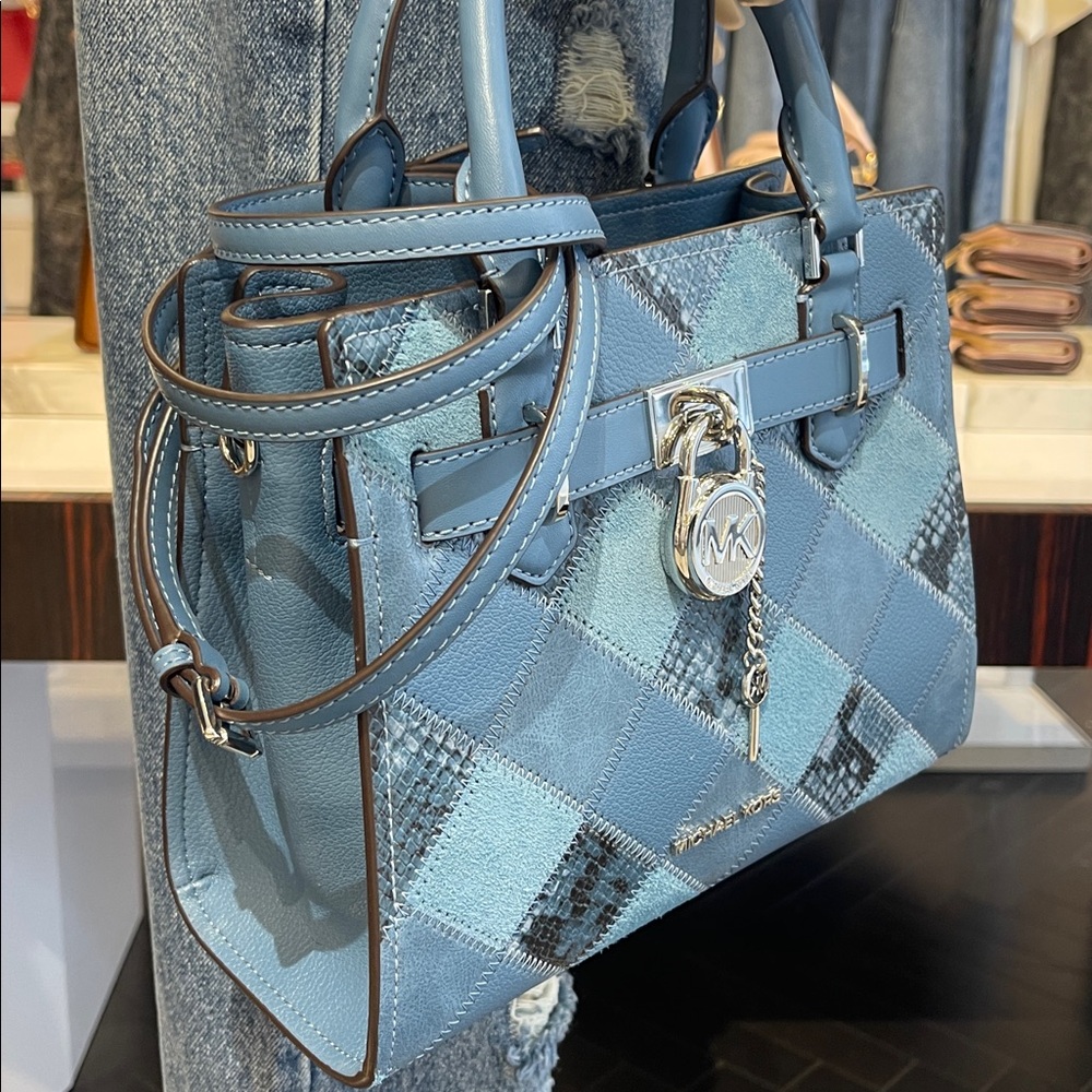 MICHAEL KORS Hamilton Sm Patchwork Satchel Crossbody Bag
Cornflower
NWT - Picture 16 of 16